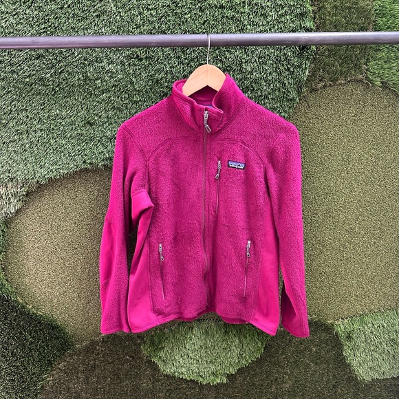 Patagonia Tops - Patagonia Zip-up Fleece Medium